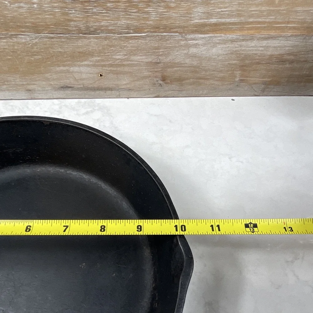 Cast Iron Frying Pan Skillet 10 in Black Round w/ Pour Spout Gas Electric